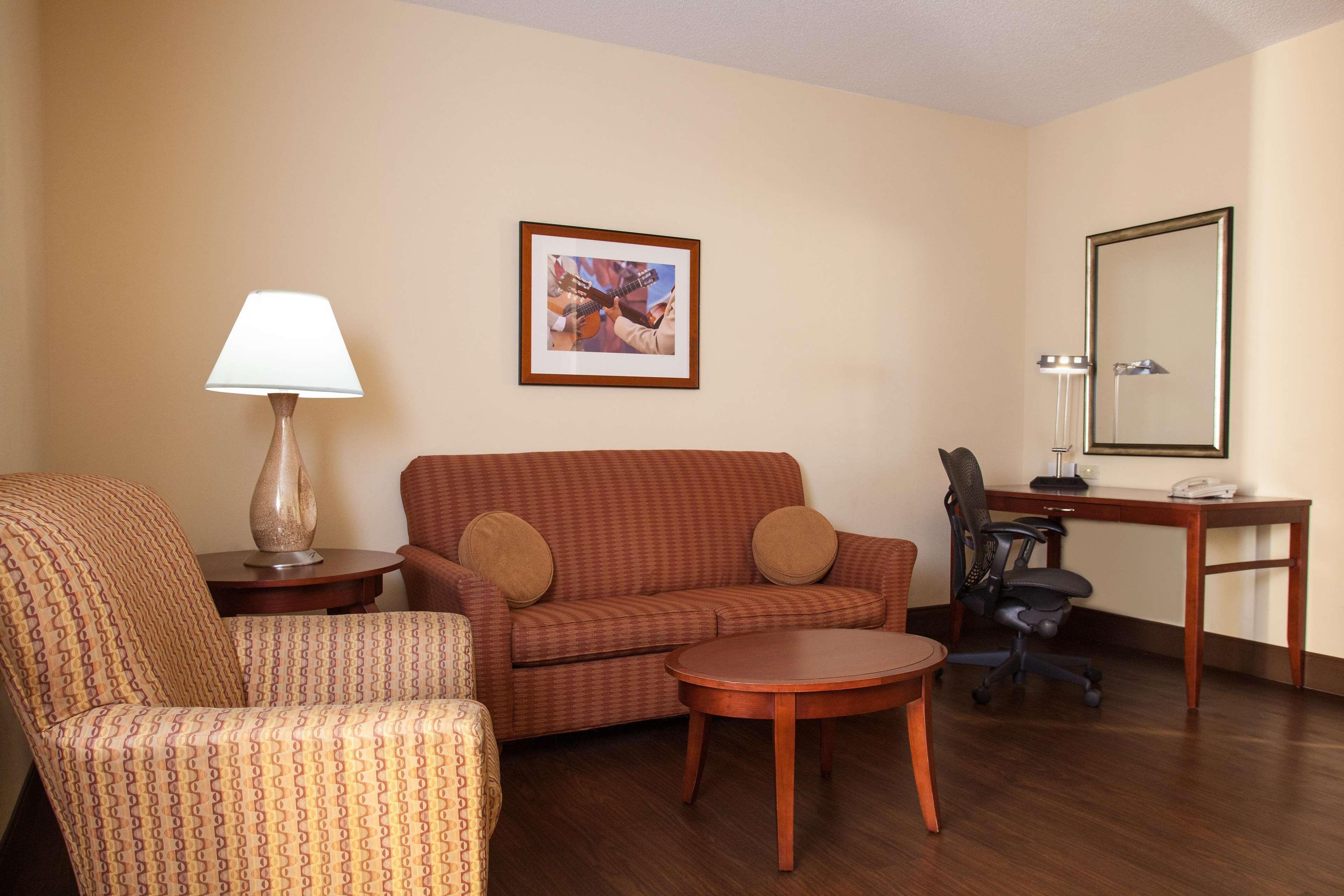 Hilton Garden Inn El Paso University Exterior photo